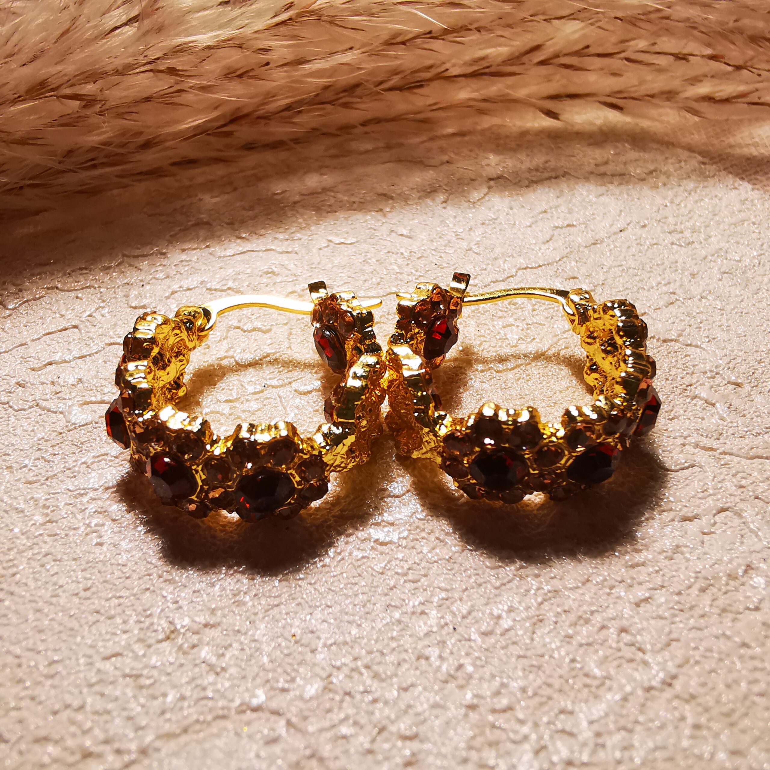 No.E1 - Vintage Brown Rad Crystal Earrings – Perfect for Street Photography & Everyday Styling
