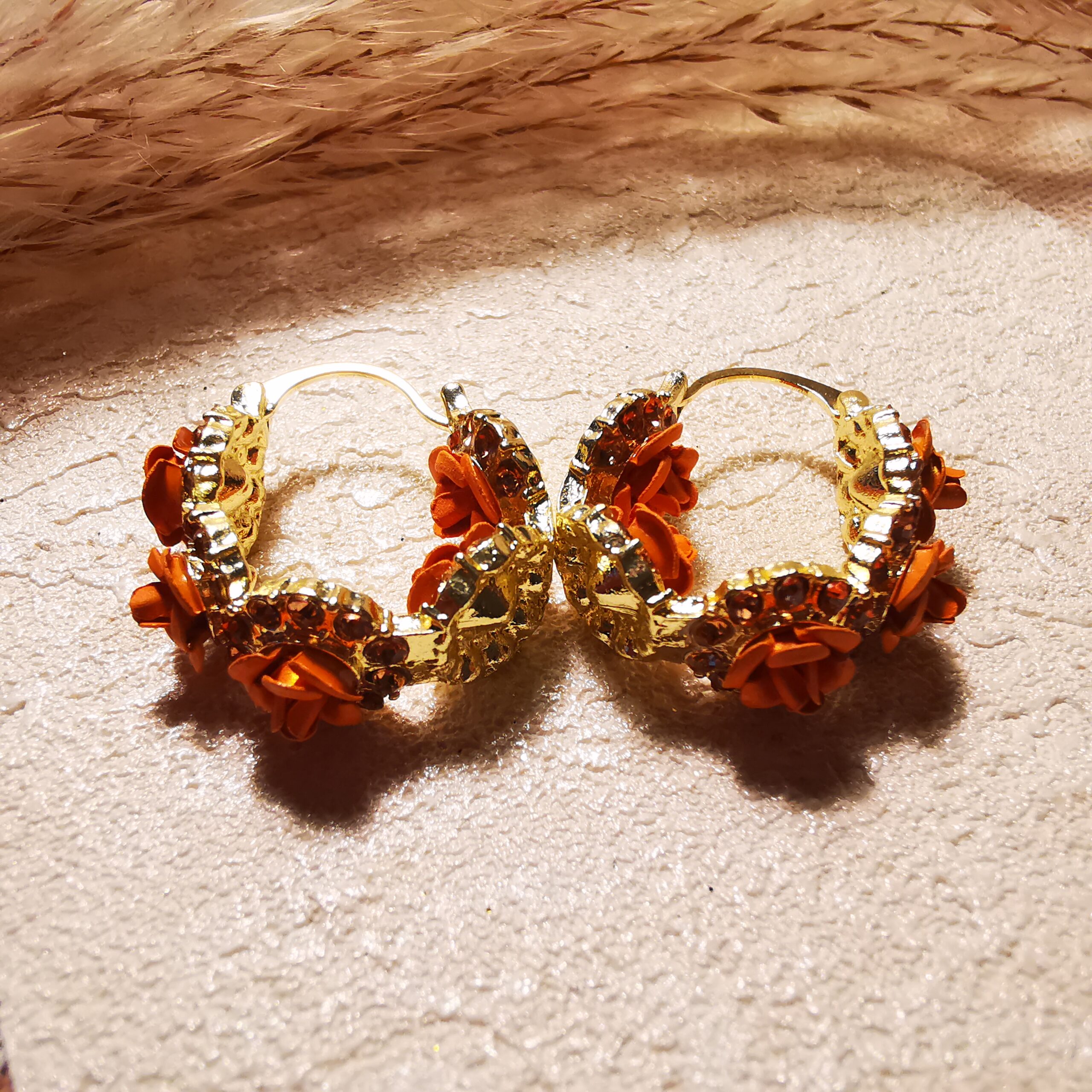 No.E2 - Diamond-Inlaid Brown Rose Earrings – Perfect for Street Photography & Everyday Styling