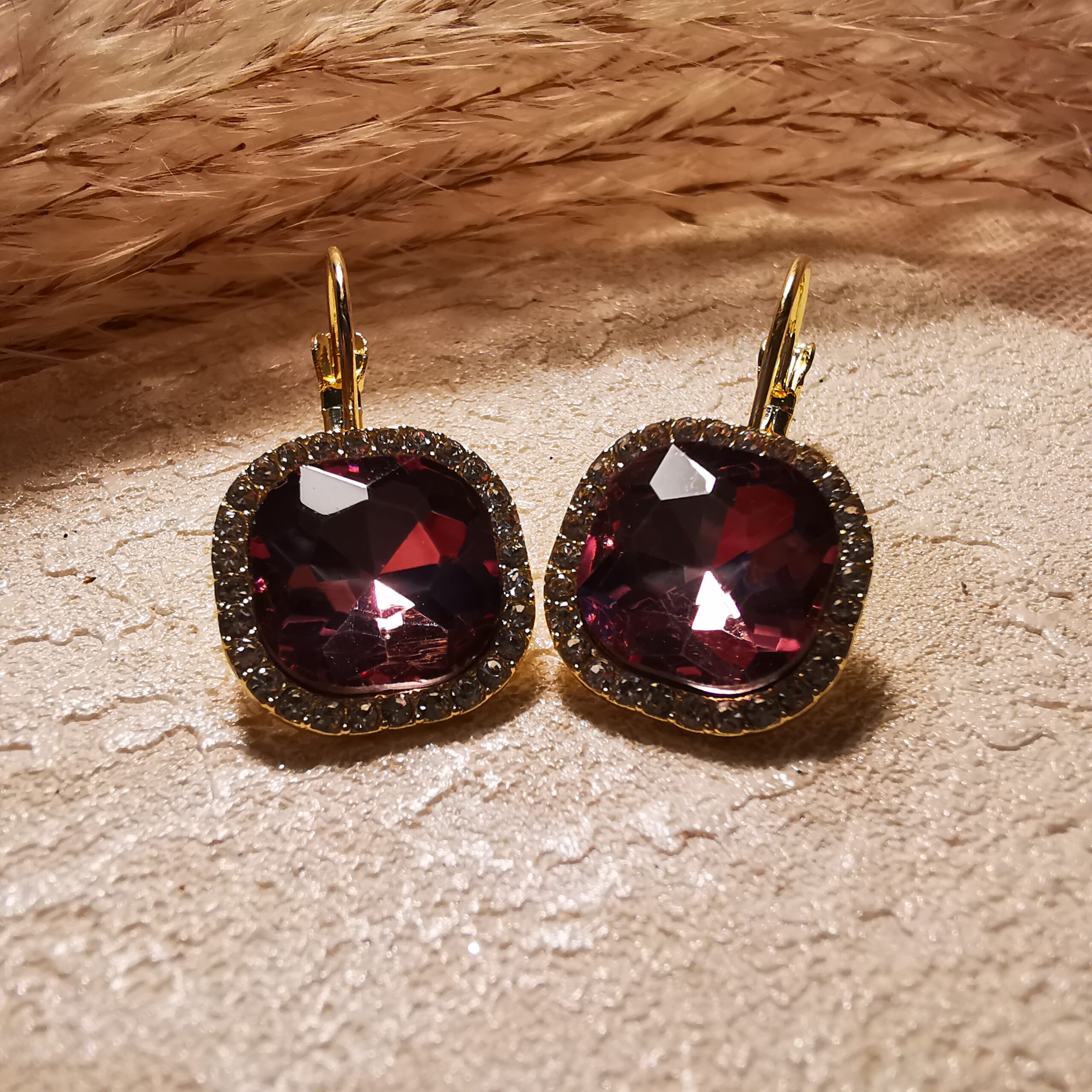 No.E3 - French Vintage 3D Square Purple Crystal Earrings – Perfect for Street Photography & Everyday Styling