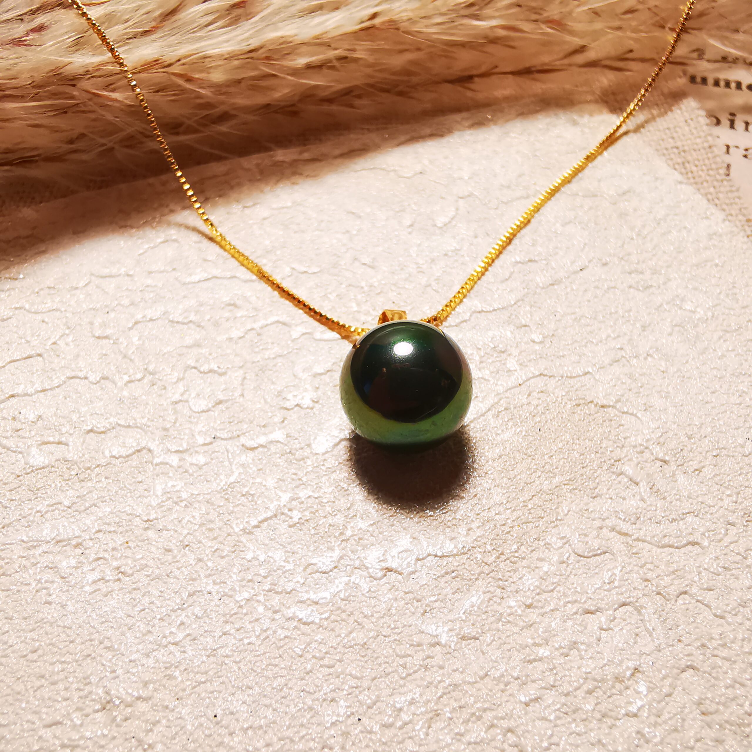 No.P7 - Peacock Green Perfect Round Versatile Shiny Elegant Pendant – Perfect for Street Photoaphy & Everyday Styling