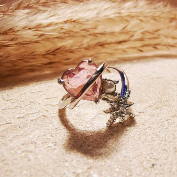 No.R12- Diamond-encrusted Heart and Star Ring – Perfect for Street Photography & Everyday Styling