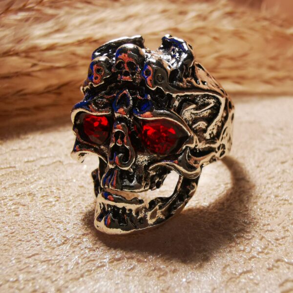 No.R16- Punk Rock Gothic Skull Ring – Perfect for Street Photography & Everyday Styling