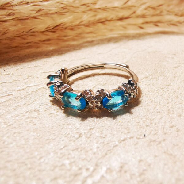 No.R17- S925 Silver-plated Versatile Blue Crystal Ring – Perfect for Street Photography & Everyday Styling