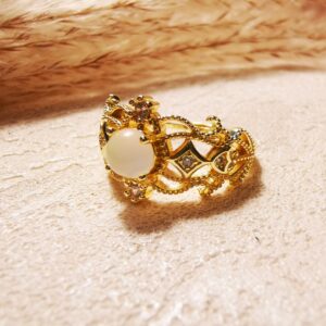 No.R2-"Golden Brilliance" Intricate Carved Pearl Diamond Ring – Perfect for Street Photography & Everyday Styling