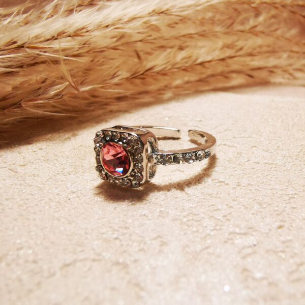No.R28 - Square Pink Diamond Ring – Perfect for Street Photography & Everyday Styling