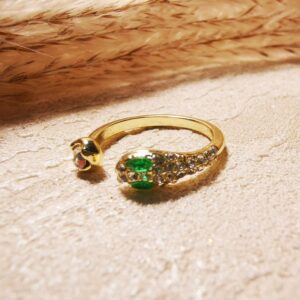 No.R37 - Elegant Little Snake Good Luck Luxury Ring – Perfect for Street Photography & Everyday Styling