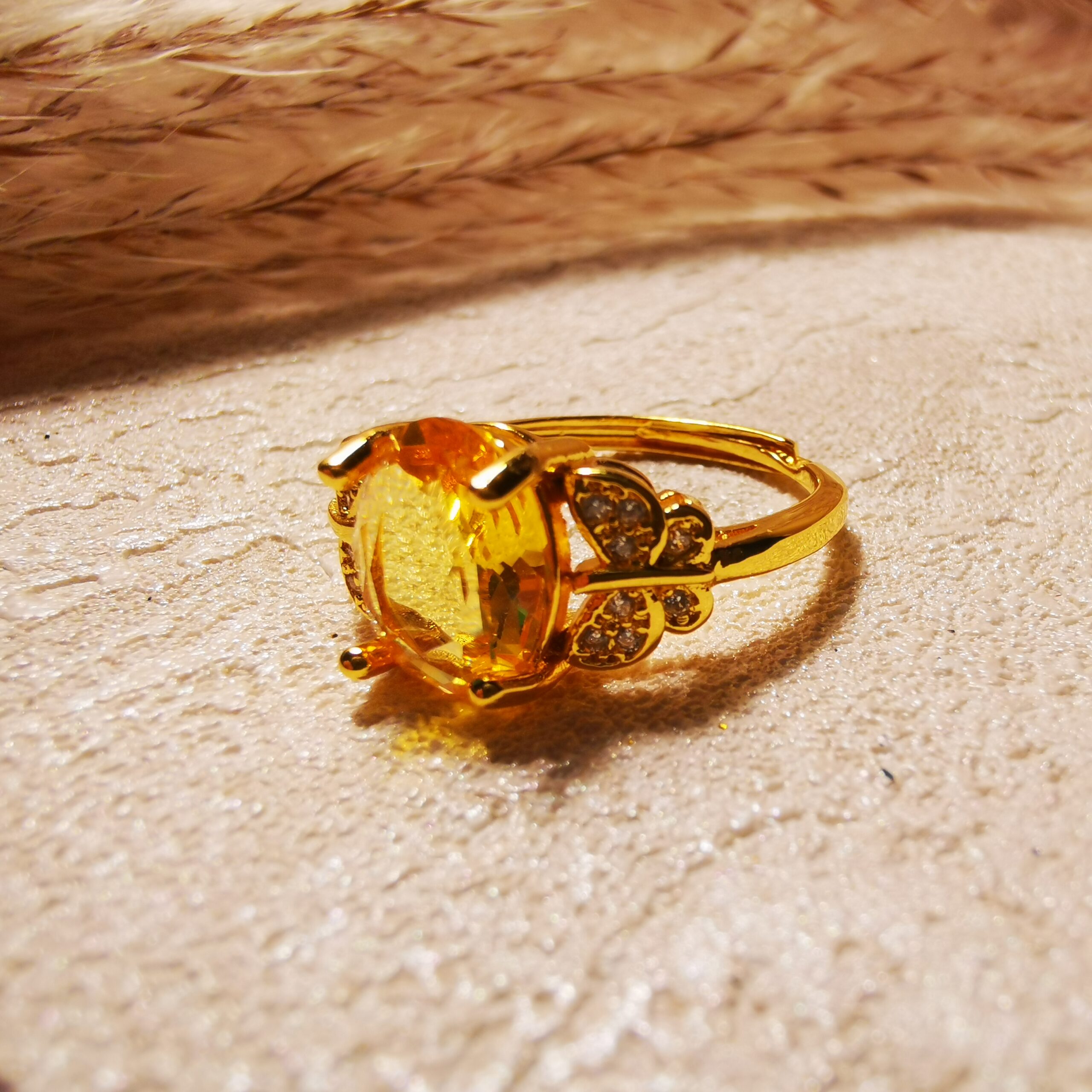 No.R7- Brazilian Yellow Crystal Gold-plated Ring – Perfect for Street Photography & Everyday Styling