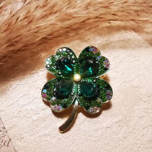No.S3 - Green Exquisite Crystal Four-Leaf Clover Luxury Brooch – Perfect for Street Photoaphy & Everyday Styling