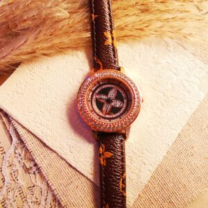 No.W13 - Lucky Four-Leaf Watch – Perfect for Street Photoaphy & Everyday Styling